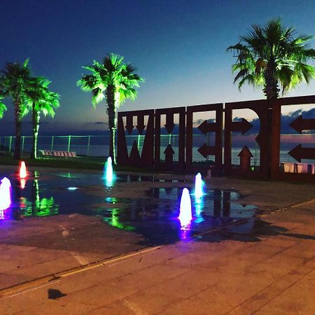 Mzeos House Hotell Batumi Exteriör bild