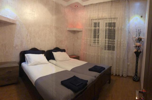 Mzeos House Hotell Batumi Exteriör bild